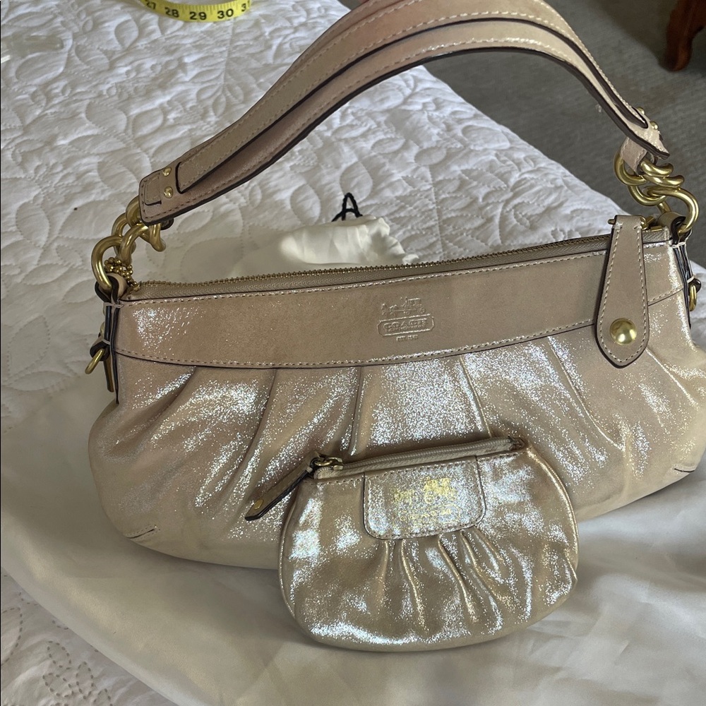 Coach Shimmery Cream Leather Shoulder Bag with Gold Hardware - Picture 7 of 10